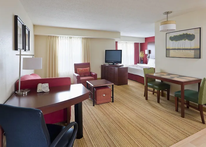 Hotel By Marriott